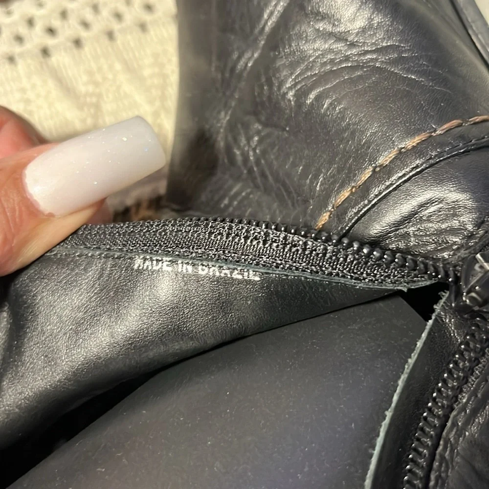 EVERYBODY BY E.Z. MODA BLACK LEATHER BOOTS